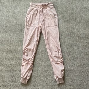 Lululemon Dance Studio Mid-Rise Lined Jogger Strawberry Milkshake Women Sz 0